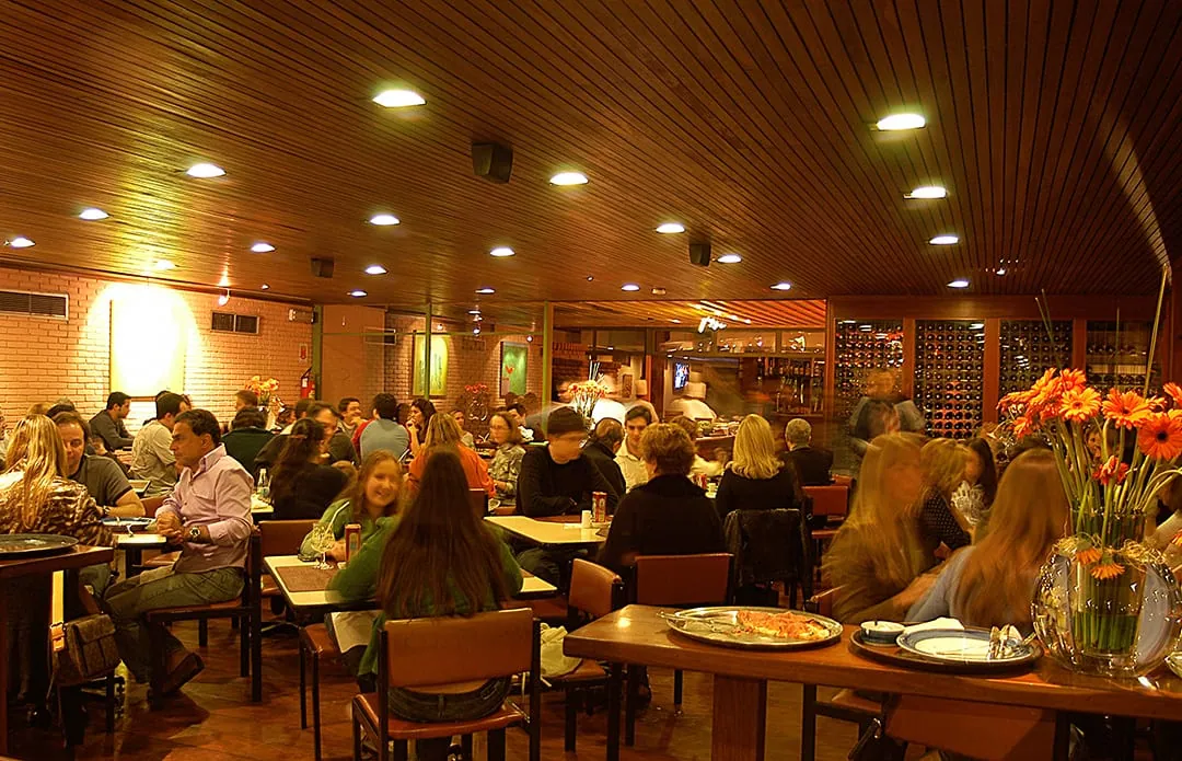 Exposição Cristal Pizza Bar